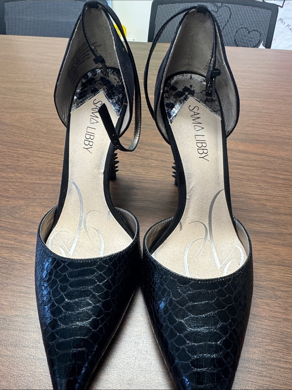 Sam & Libby Black Pointed-Toe Ankle-Strap Pumps